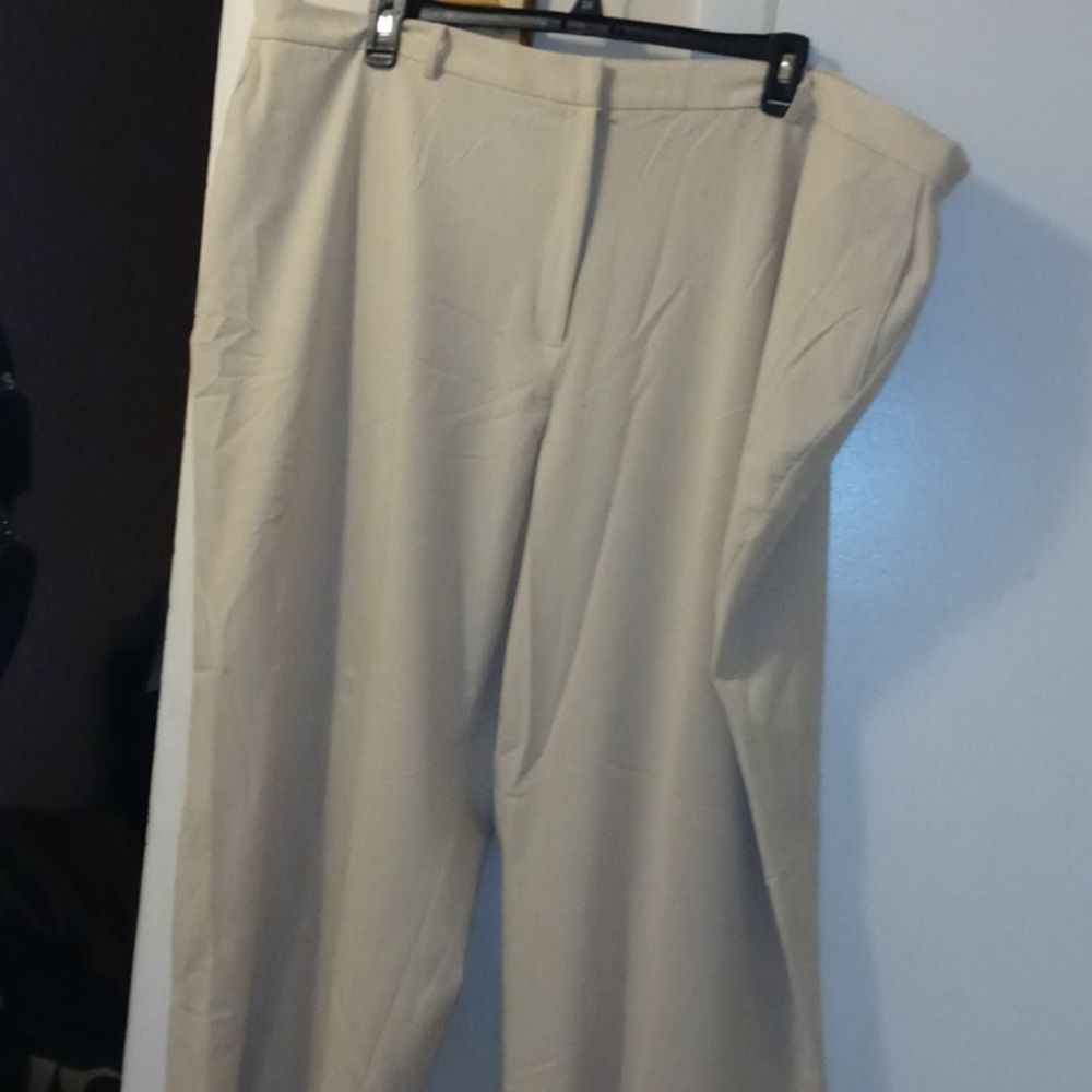 Avenue dress pants stretch size 28 cream